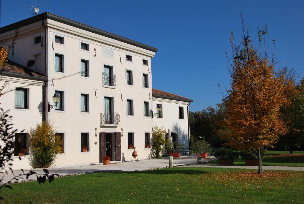 Hotel Villa Dei Carpini オデルツォ エクステリア 写真