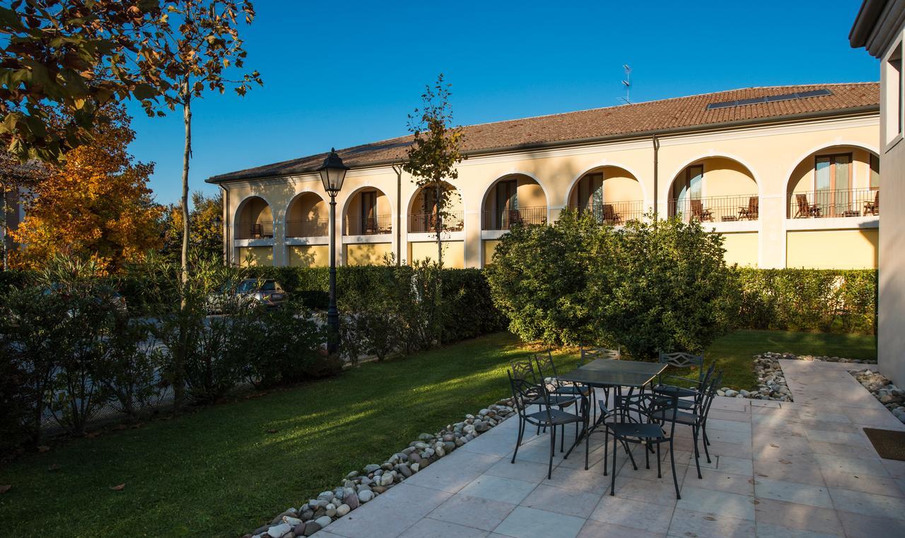 Hotel Villa Dei Carpini オデルツォ エクステリア 写真